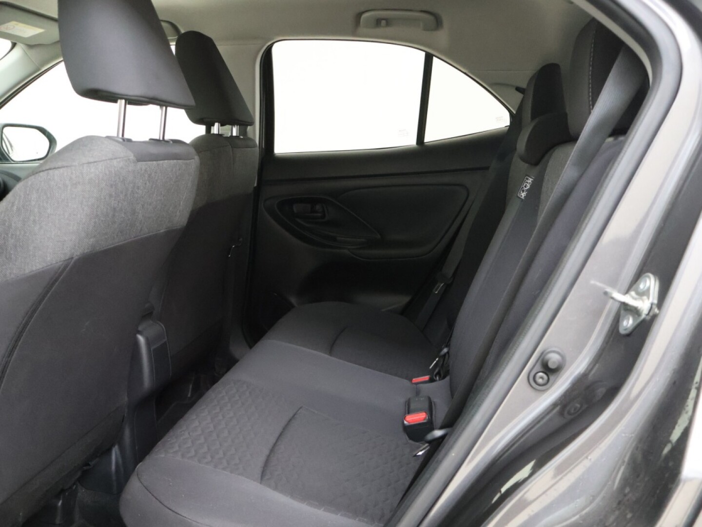 Toyota-Yaris Cross-12